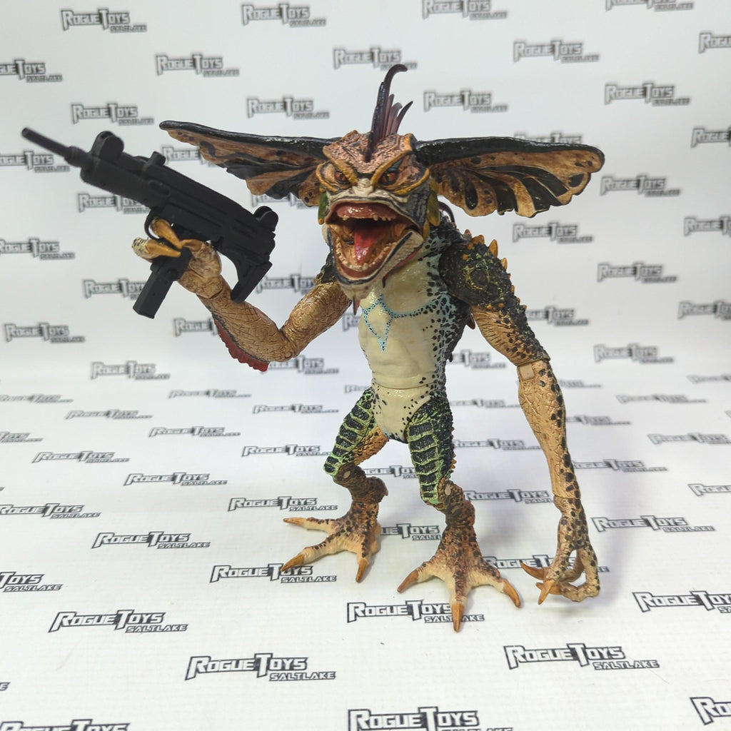 2 Gremlins Figurines - Gizmo and Red Mohawk Gremlin