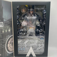 Hot Toys Videogame Masterpiece DC Batman: Arkham Knight 1/6th Scale Collectible Figure (Missing 1 Hand)