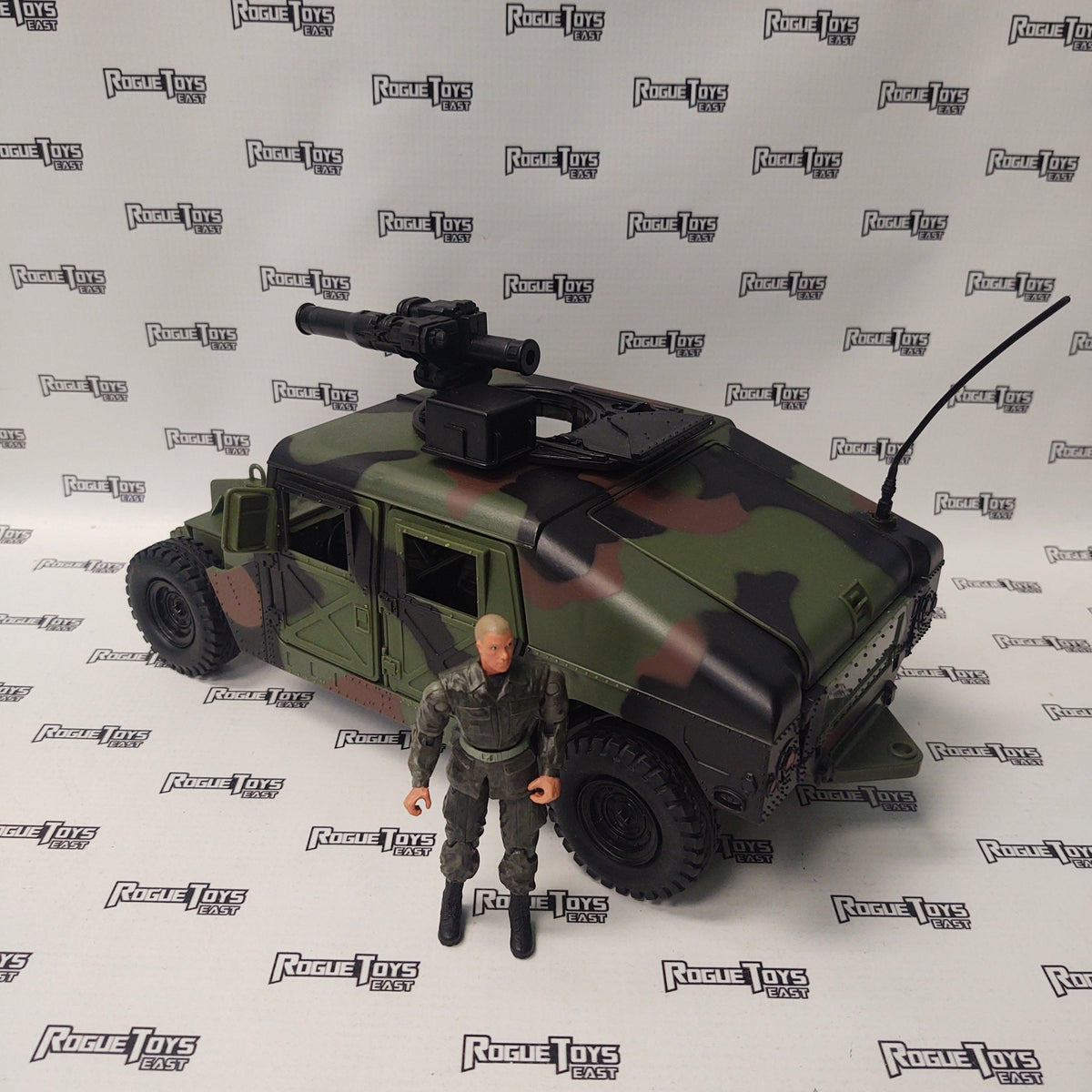 Hasbro GI Joe Valor vs. Venom Jungle Strike Humvee with Rollbar