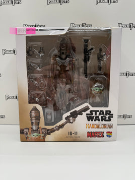 Medicom Toy MaFex Star Wars: The Mandalorian IG-11 Action Figure