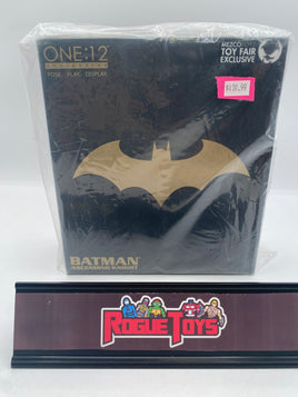 Mezco One:12 Collective Batman Ascending Knight (MezcoToyz Toy Fair Exclusive)