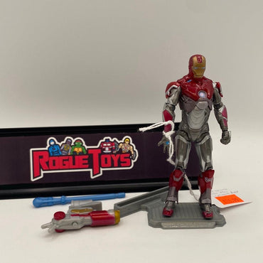 Marvel Universe Iron Man “Ultimate Armor” - Rogue Toys