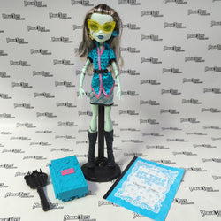 Mattel Monster High Scaris City of Frights Frankie Stein