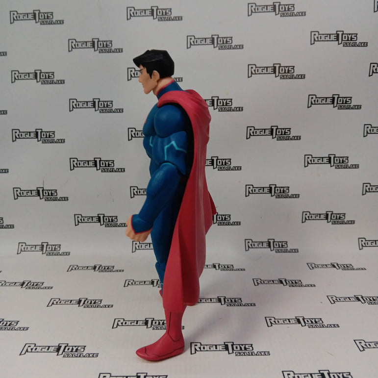 DC Collectibles Animated Justice League War Superman