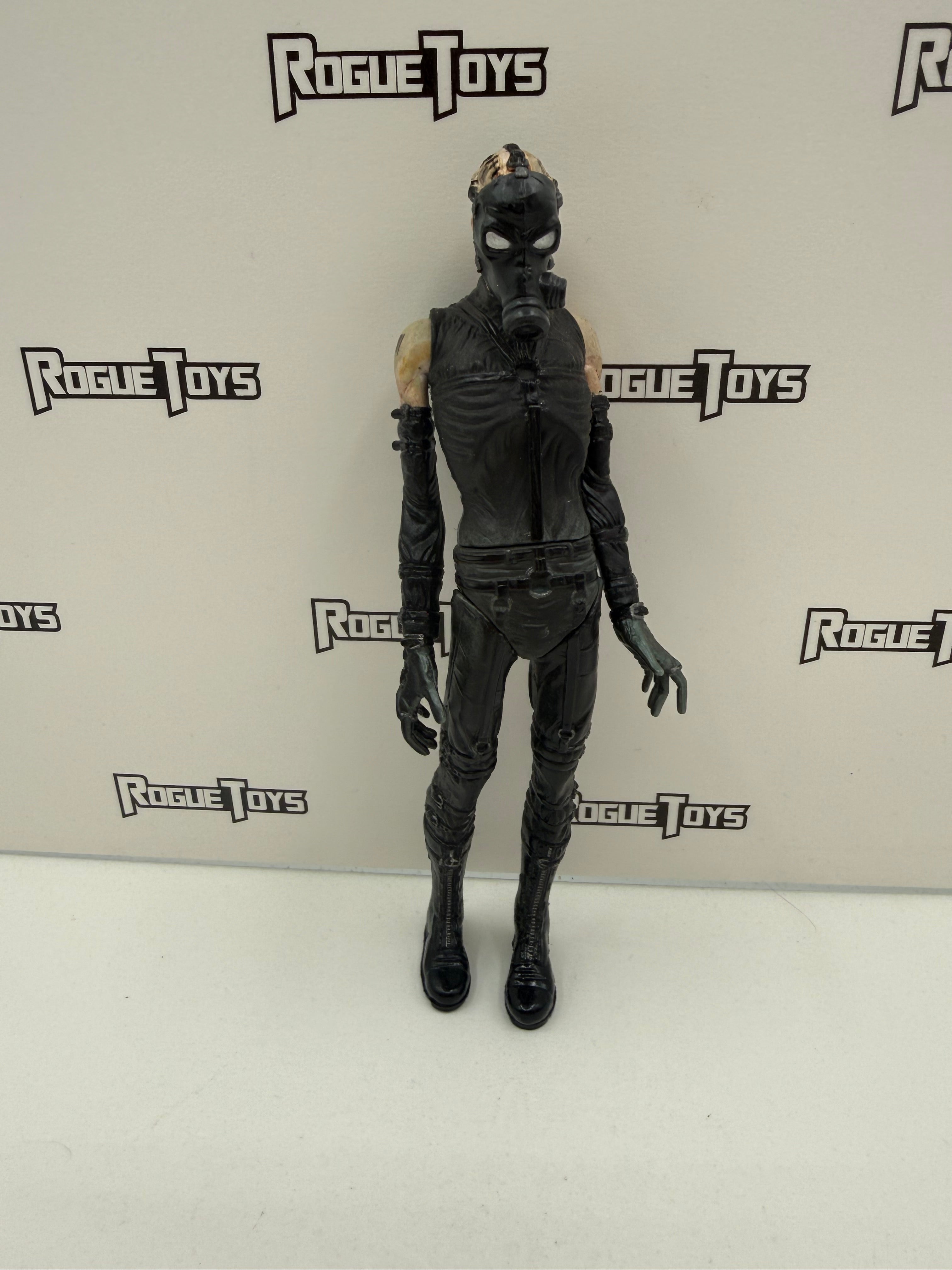 metal gear solid action figures McFarlane Toys Psycho Mantis| Rogue Toys Farbe:Emerald-A Blue Force Gear Vickers brush showcasing the blue