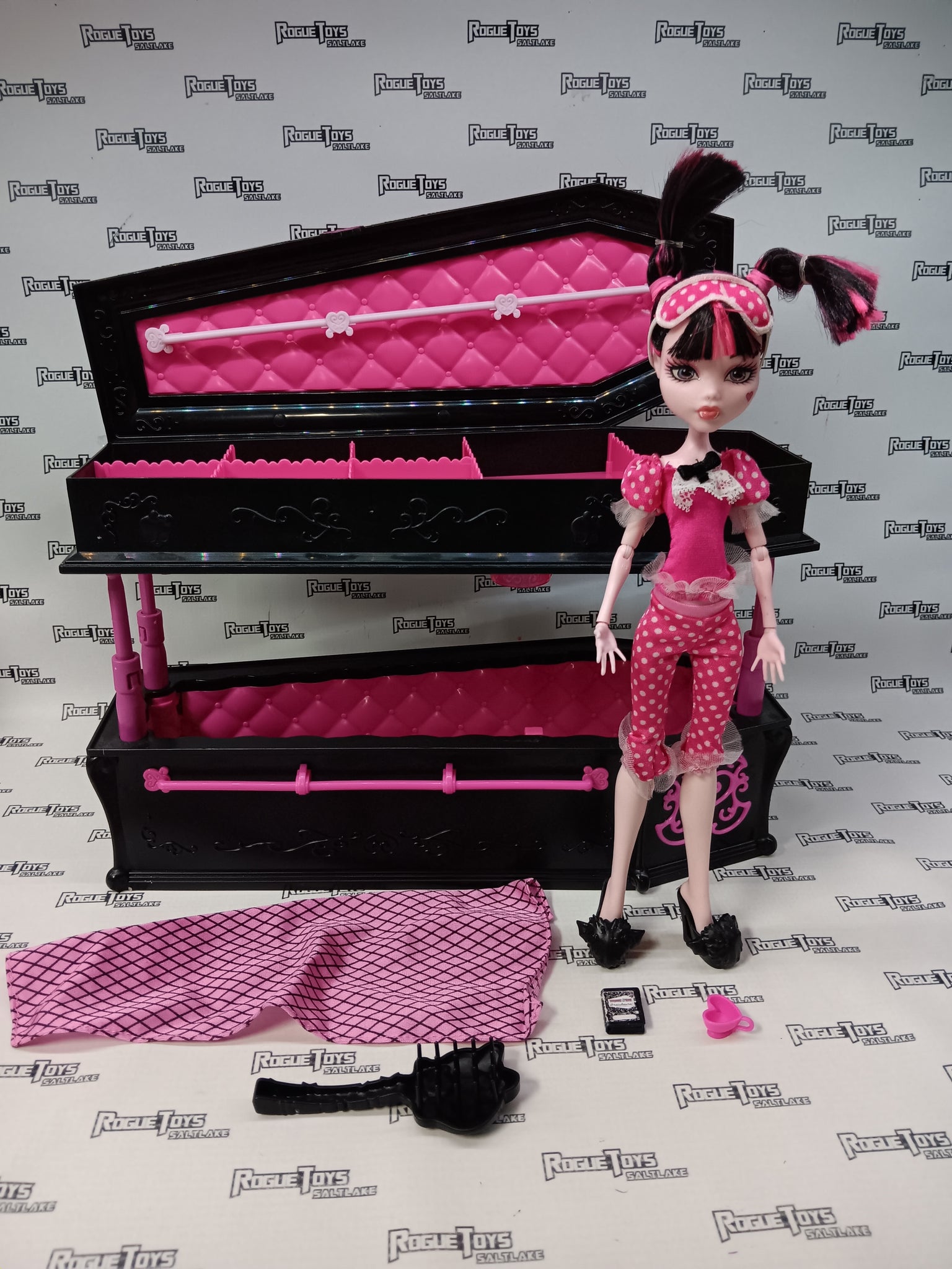 Monster High dead tired Draculaura doll popular *NEW IN BOX* ♡