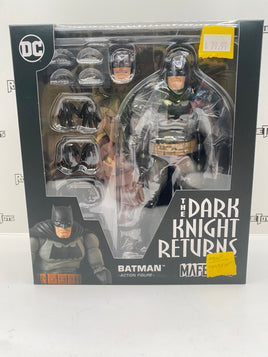 Medicom Toy MAFEX DC The Dark Night Returns Batman