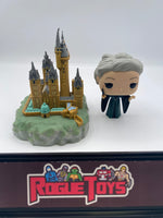 Funko POP! Harry Potter Deluxe Minerva McGonagall w/ Hogwarts 33