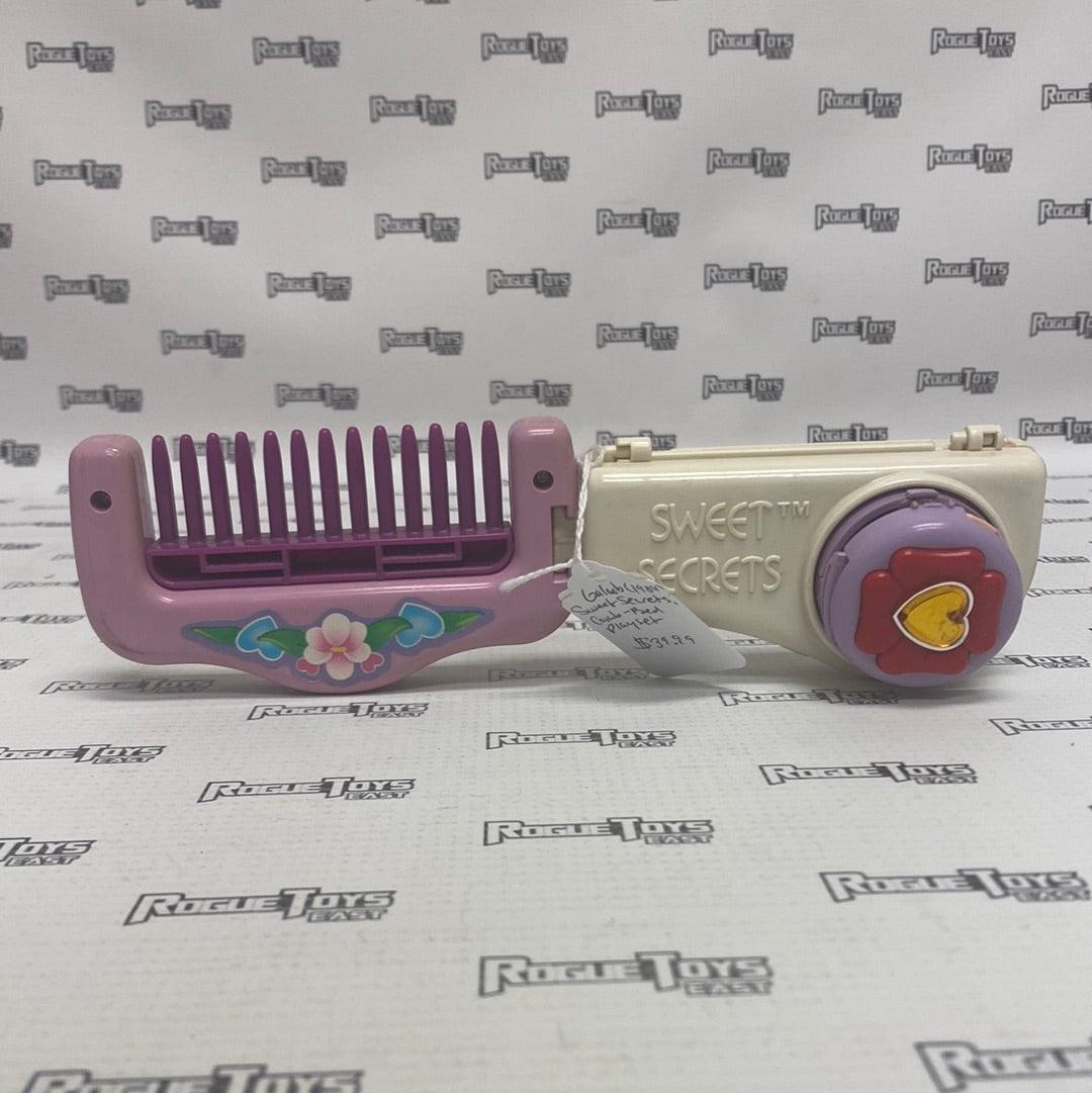 Galoob 1984 Sweet Secrets Comb-Bed Playset