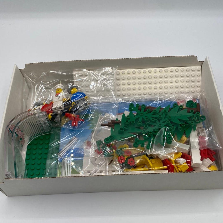 Lego Legoland 6376 Breezeway Cafe (Opened Box, Complete with/ Instructions) - Rogue Toys