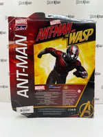 Diamond Select Toys Marvel Select Ant-Man Special Collector Edition Action Figure