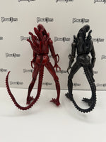 NECA Aliens Genocide Red/Black Xenomorph Warrior 2-Pack