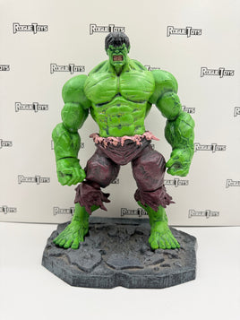Diamond Select Toys Marvel Select Incredible Hulk