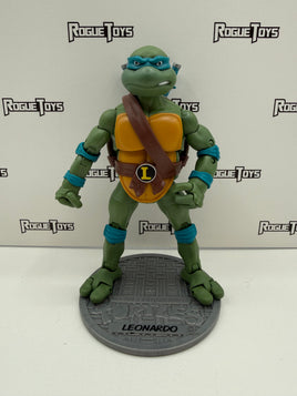 Playmates Teenage Mutant Ninja Turtles Classic Collection Leonardo