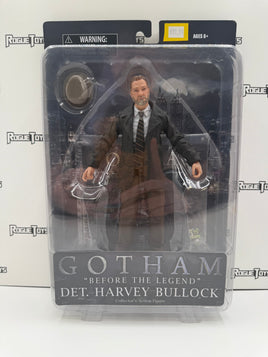 Diamond Select Toys Gotham “Before The Legend” Det. Harvey Bullock
