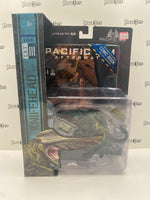 McFarlane Toys Pacific Rim 10th Anniversary Kaiju Knifehead w/ Comic Book