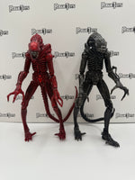 NECA Aliens Genocide Red/Black Xenomorph Warrior 2-Pack