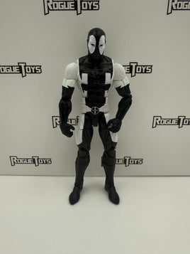 Hasbro Marvel Legends Back in Black Deadpool