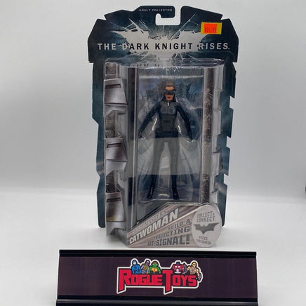 Mattel Movie Masters The Dark Knight Rises Catwoman (Projecting Bat-Signal) - Rogue Toys