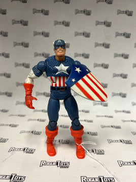 Hasbro 2007 Marvel Legends Golden Age CAPTAIN AMERICA Brood Queen BAF Wave