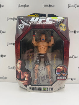 Jakks Pacific UFC Series 4 Wanderlei Silva [Autographed Package]