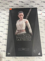 Hot Toys Movie Masterpiece Star Wars: The Force Awakens Rey 1/6th Scale Figure