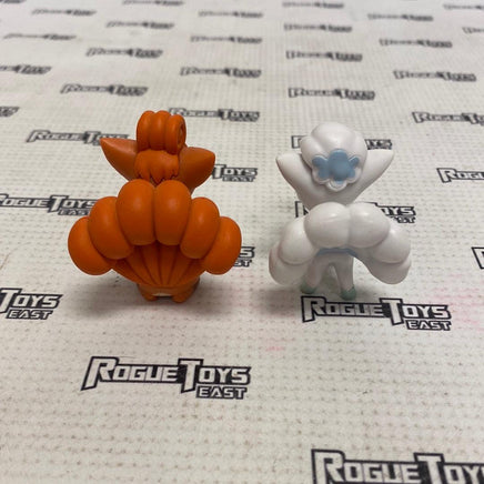 Wicked Cool Toys Pokémon Battle Pack Vulpix & Alolan Vulpix - Rogue Toys