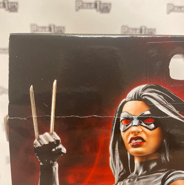 Hasbro Marvel Legends Deadpool X-23
