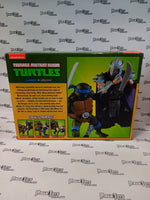 Neca Teenage Mutant Ninja Turtles Cartoon Leonardo vs Shredder