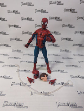 Hasbro Marvel Legends  Homecoming Spider-Man