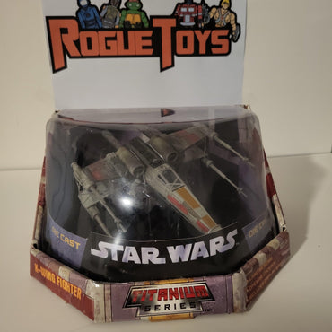 Hasbro- Star Wars Titanium series X-wing fighter - Rogue Toys