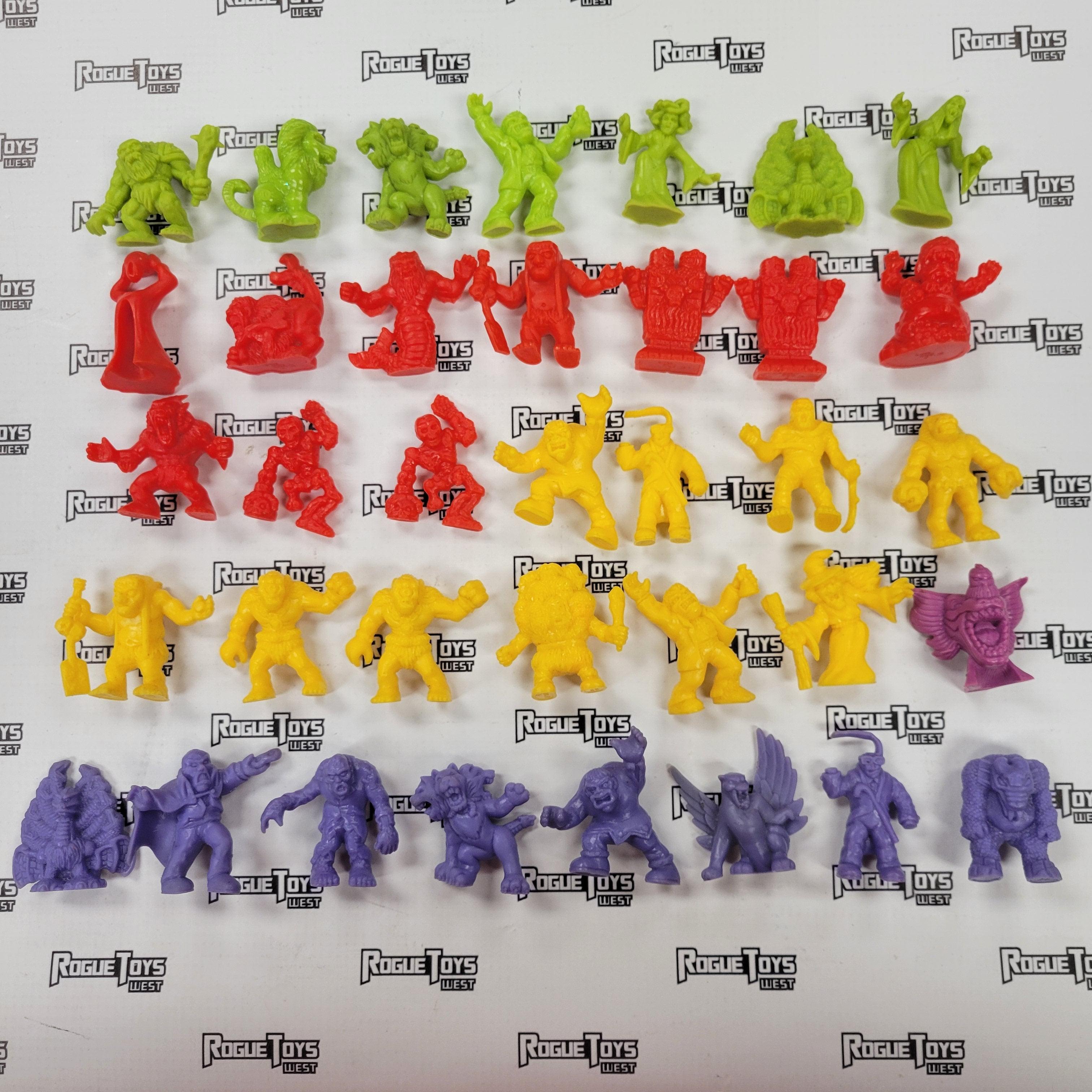 廃盤　モンスター　18g マヨンヌサイン入り MATCHBOX Monsters in My Pocket (1990) - Lot of 36 Monsters| Rogue Toys