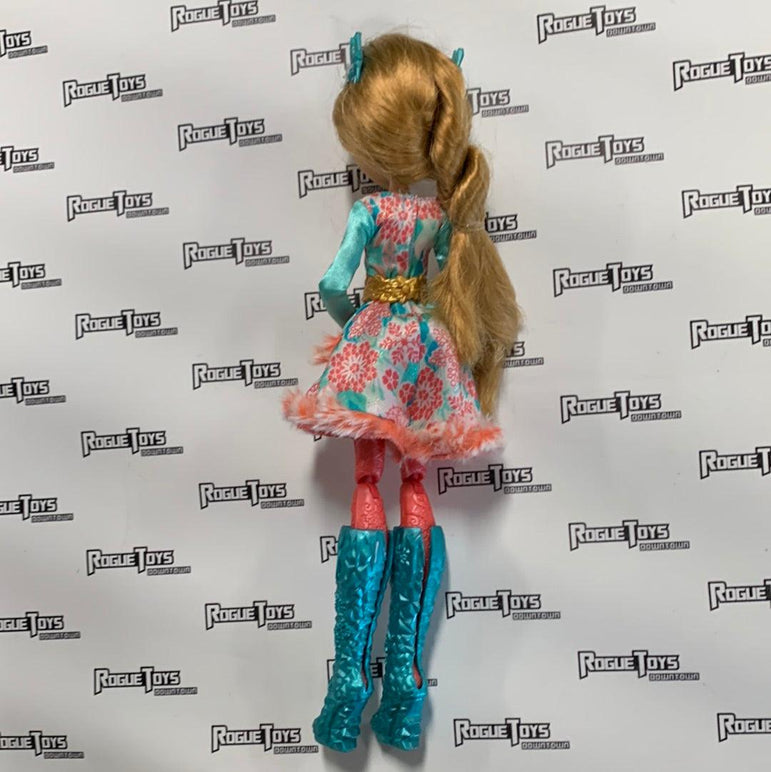 Mattel ever after high “epic winter” ashlynn ella